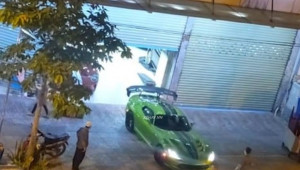 Xe đua hàng hiếm Dodge SRT Viper ACR đầu tiên về Việt Nam