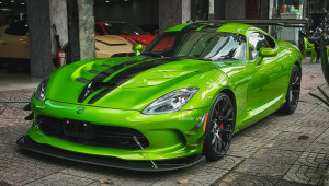 Bắt gặp “rắn độc” Dodge SRT Viper ACR trên đường phố Sài Gòn