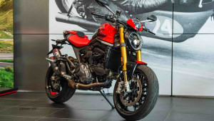 Cận cảnh Ducati Monster SP 2023 đầu tiên về Việt Nam, giá gần 400 triệu VNĐ