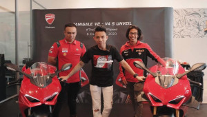 Tậu 3 chiếc BMW chưa lâu, đại gia Minh Nhựa lại chốt mua siêu mô tô Ducati Panigale V4 giá hơn 2 tỷ đồng