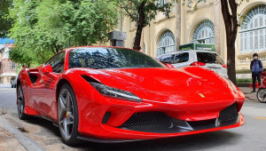 Bắt gặp Ferrari F8 Tributo độc nhất tại Việt Nam xuống phố