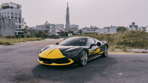 TPHCM: Chiêm ngưỡng Ferrari 296 GTB trong “bộ áo” cực độc