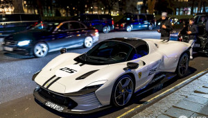 Cận cảnh “siêu ngựa” Ferrari Daytona SP3 của đầu bếp Gordon Ramsay