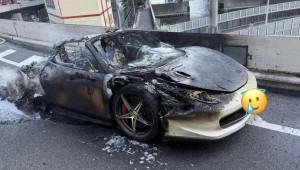 Ferrari 458 Spider bốc cháy chỉ sau một giờ nhận xe: Giấc mơ tốc độ hóa tro tàn