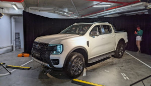 Chiêm ngưỡng Ford Ranger 2022 bản máy dầu V6  “bằng xương bằng thịt”