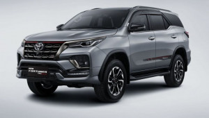 Sau bản Legender, Toyota Fortuner TRD Sportivo 2020 tiếp tục ra mắt với giá từ 1,1 tỷ VNĐ