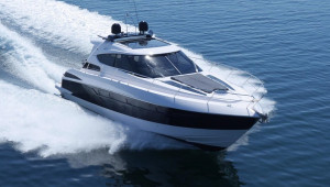 Chiêm ngưỡng du thuyền cỡ nhỏ FP50 được chế tạo thủ công, tốc độ tối đa lên đến 60 km/h