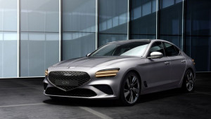 Genesis G70 2021 chốt giá chỉ từ 830 triệu VNĐ, rẻ hơn C-Class gần trăm triệu mà trang bị 