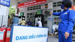 Giá xăng dầu tiếp tục giảm hơn 600 đồng/ lít từ chiều nay