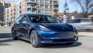 Nhóm sinh viên tìm ra cách bẻ khóa tính năng thu phí trên xe Tesla