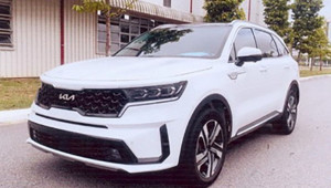 Kia Sorento HEV lộ ảnh thực tế tại Việt Nam: 2 phiên bản tùy chọn, có thể ra mắt ngay trong tháng này