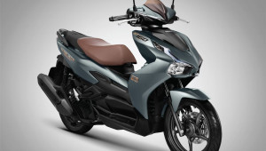 Honda Air Blade 160 2022 vừa về đại lý đã bị 