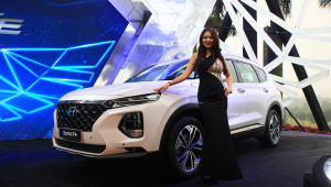 Sau Tết, khách mua Hyundai Santa Fe 2019 vẫn phải kèm 