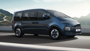 Hyundai ra mắt Staria 2022 phiên bản 8 chỗ, “phả hơi nóng” lên Kia Carnival