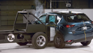 19/20 mẫu SUV cỡ nhỏ thất bại trong bài thử nghiệm va chạm hông mới của IIHS