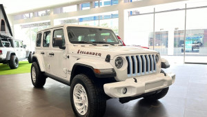 Cận cảnh chiếc Jeep Wrangler Islander chính hãng đầu tiên tại Việt Nam có giá hơn 3 tỷ đồng