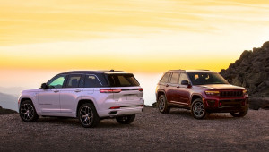 Jeep Grand Cherokee 2022 ra mắt: Giá từ 847 triệu VNĐ, lên đến 1,44 tỷ VNĐ cho phiên bản sang trọng hàng đầu