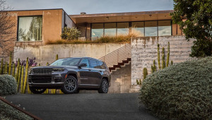 Jeep Grand Cherokee 2021 chốt giá khởi điểm từ 886 triệu VNĐ