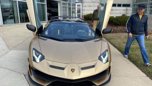 Doanh nhân gốc Việt mạnh tay sắm cực phẩm Lamborghini Aventador SVJ Roadster đầu tiên trên thế giới