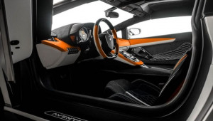 Để tùy chỉnh nội thất của chiếc Lamborghini Aventador, chủ xe phải tốn thêm gần 1 tỷ VNĐ