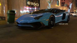Bắt gặp siêu phẩm Lamborghini Aventador SV Coupe dạo phố đêm Sài Thành