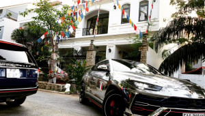 Siêu bò Lamborghini Urus của đại gia Minh Nhựa đổi 
