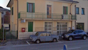 Chiếc ô tô đỗ trên đường phố Ý 47 năm trở thành điểm thu hút khách du lịch nổi tiếng