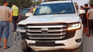 Toyota Land Cruiser 2022 hoàn toàn mới gặp tai nạn chỉ sau một tuần về tay chủ nhân