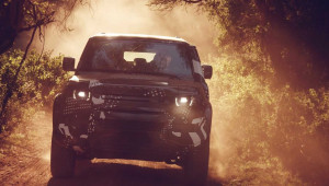 Land Rover Defender 