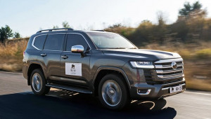 Toyota Land Cruiser 2022 hóa “pháo đài di động” dưới bàn tay của hãng độ SVI Engineering