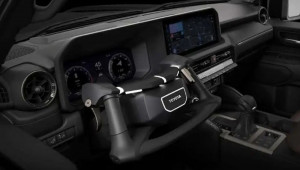 Chiếc Land Cruiser Prado đặc biệt không có chân ga, chân phanh