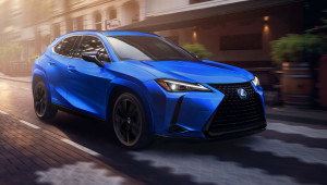 Lexus UX Black Line 2021 ra mắt: Sản xuất giới hạn 1.000 chiếc, mua xe tặng kèm vali