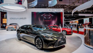 Lexus LS500h SE và ES 250 mới chính thức trình làng tại Việt Nam, giá từ 2,54 và 7,83 tỷ đồng