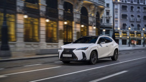 Lexus UX 2023 chính thức trình làng, an toàn và mạnh mẽ hơn