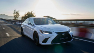 Lexus RX 300 F SPORT thêm sức mạnh cho cuộc đua đẳng cấp