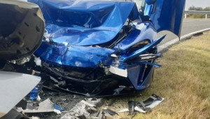 Siêu xe McLaren Artura đầu tiên trên thế giới gặp tai nạn: 