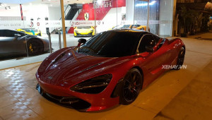 Chạm mặt siêu phẩm McLaren 720S đỏ tuyệt đẹp trong đêm Sài Gòn