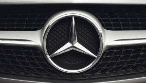 Mercedes-Benz tiếp tục bảo toàn 