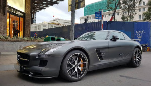 Chạm mặt hàng hiếm Mercedes SLS AMG GT Final Edition tại trung tâm Sài Gòn