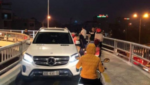 Hà Nội: Nam tài xế lái Mercedes-Benz đi vào đường cấm còn đánh phụ nữ gây bức xúc