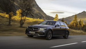 Phiên bản off-road Mercedes-Benz C-Class All-Terrain 2022 ra mắt, giá khởi điểm từ 1,35 tỷ VNĐ