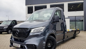 Mẫu xe cứu hộ Mercedes-Benz Sprinter sắp được đưa về nước, phục vụ cho việc vận chuyển siêu xe