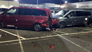 Cựu nhân viên Mercedes bất mãn phá hủy hơn 50 chiếc V-Class, gây thiệt hại hơn 56 tỷ VNĐ