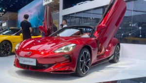 MG Cyberster – Xe thể thao mui trần thuần điện có cửa cắt kéo như Lamborghini, mạnh 536 mã lực
