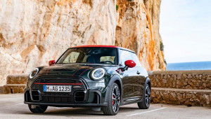 MINI John Cooper Works 3-Cửa và bản Convertible mới chính thức ra mắt tại Việt Nam, giá từ 2,469 tỷ VNĐ