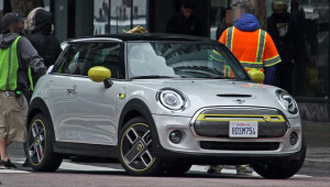 Hatchback điện sắp ra mắt- Mini Cooper SE 2020 bất ngờ xuất hiện trên phố