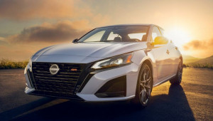 Nissan Altima 2023 ra mắt với ngoại hình thể thao và màn hình giải trí cỡ lớn