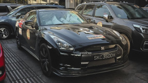 Bắt gặp Nissan GT-R “quốc tịch” Singapore trên đường phố Sài Gòn