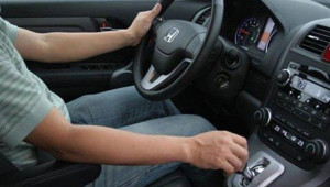 Giá xăng tiến sát 30.000 đồng/lít, chuyên gia chỉ cách tiết kiệm xăng xe máy, ô tô