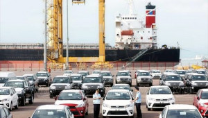 Ô tô nhập khẩu tăng gần gấp đôi trong tháng 8